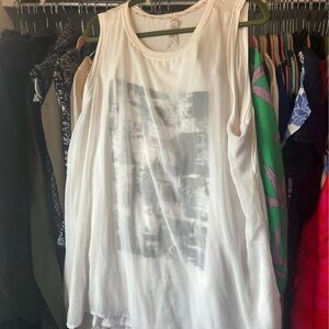 Melissa McCarthy White Graphic Tank Top